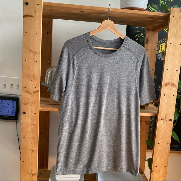 Lululemon Gray Metal Vent Tech Short Sleeve Shirt M - Picture 6 of 15